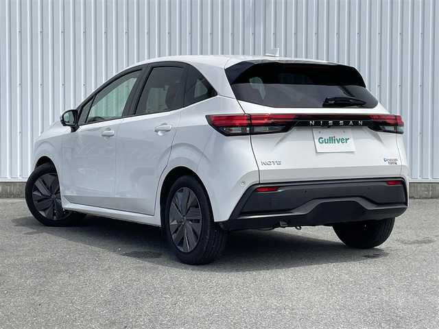 日産 ノート X 福岡県 2023(令5)年 3.5万km ピュアホワイトパール プロパイロット/純正９インチナビ/フルセグＴＶ/AM/FM/ＨＤＭＩ/Bluetooth　/アラウンドビューモニター/エマージェンシーブレーキ/ＢＳＷ/インテリジェントルームミラー/ＬＤＷ/ＥＴＣ２．０/ワイヤレス充電/スマートキー/プッシュスタート/電動パーキング/ブレーキホールド