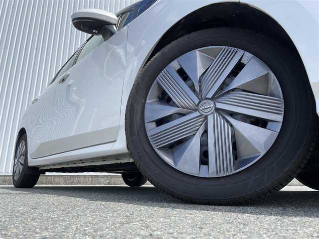日産 ノート X 福岡県 2023(令5)年 3.5万km ピュアホワイトパール プロパイロット/純正９インチナビ/フルセグＴＶ/AM/FM/ＨＤＭＩ/Bluetooth　/アラウンドビューモニター/エマージェンシーブレーキ/ＢＳＷ/インテリジェントルームミラー/ＬＤＷ/ＥＴＣ２．０/ワイヤレス充電/スマートキー/プッシュスタート/電動パーキング/ブレーキホールド