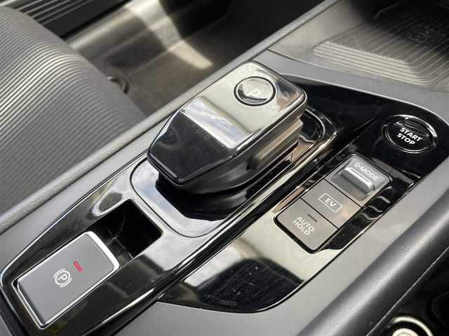 日産 ノート X 福岡県 2023(令5)年 3.5万km ピュアホワイトパール プロパイロット/純正９インチナビ/フルセグＴＶ/AM/FM/ＨＤＭＩ/Bluetooth　/アラウンドビューモニター/エマージェンシーブレーキ/ＢＳＷ/インテリジェントルームミラー/ＬＤＷ/ＥＴＣ２．０/ワイヤレス充電/スマートキー/プッシュスタート/電動パーキング/ブレーキホールド