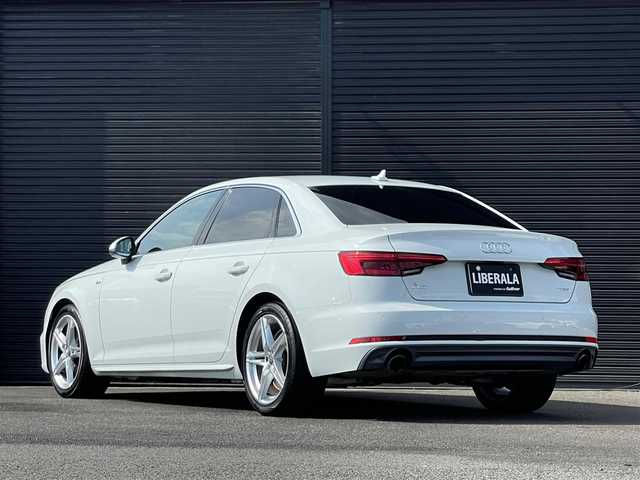 アウディ Ａ４ 2.0TFSIスポーツ S ライン PKG 山梨県 2016(平28)年 7万km グレイシアホワイトメタリック サンルーフ /マトリクスLED /アシスタンスP/黒半革/Ｐシート/シートヒーター/ＡＣＣ/ＬＫＡ/ＢＳＡ/純正ＭＭＩナビ/Ｂカメラ/ＢＴ/フルセグ/ＣＤ/バーチャルコックピット/Ａライト/Ａハイビーム/ＥＴＣ/取説