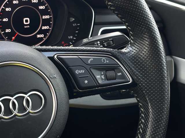 アウディ Ａ４ 2.0TFSIスポーツ S ライン PKG 山梨県 2016(平28)年 7万km グレイシアホワイトメタリック サンルーフ /マトリクスLED /アシスタンスP/黒半革/Ｐシート/シートヒーター/ＡＣＣ/ＬＫＡ/ＢＳＡ/純正ＭＭＩナビ/Ｂカメラ/ＢＴ/フルセグ/ＣＤ/バーチャルコックピット/Ａライト/Ａハイビーム/ＥＴＣ/取説