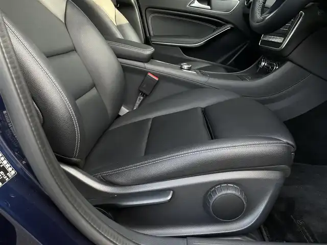メルセデス・ベンツ ＧＬＡ２２０ 4マチック 長野県 2017(平29)年 3.5万km 紺 黒革シート /シートヒーター /純正HDDナビ /地デジTV /CarPlay対応 /バックカメラ /パークトロニック /DSR(ダウンヒルアシスト) /レーダーセーフティパッケージ /LEDヘッドライト /キーレスゴー /パワーバックドア /ETC2.0