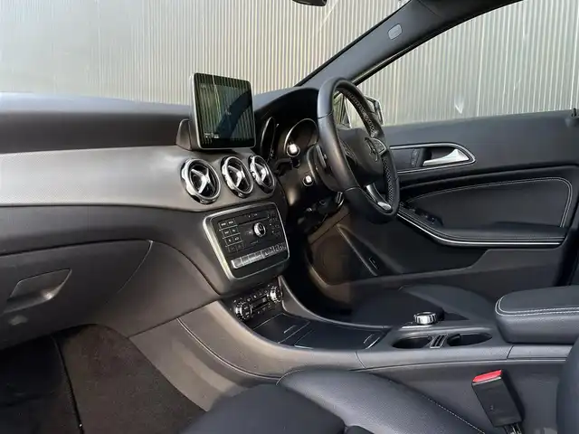 メルセデス・ベンツ ＧＬＡ２２０ 4マチック 長野県 2017(平29)年 3.5万km 紺 黒革シート /シートヒーター /純正HDDナビ /地デジTV /CarPlay対応 /バックカメラ /パークトロニック /DSR(ダウンヒルアシスト) /レーダーセーフティパッケージ /LEDヘッドライト /キーレスゴー /パワーバックドア /ETC2.0