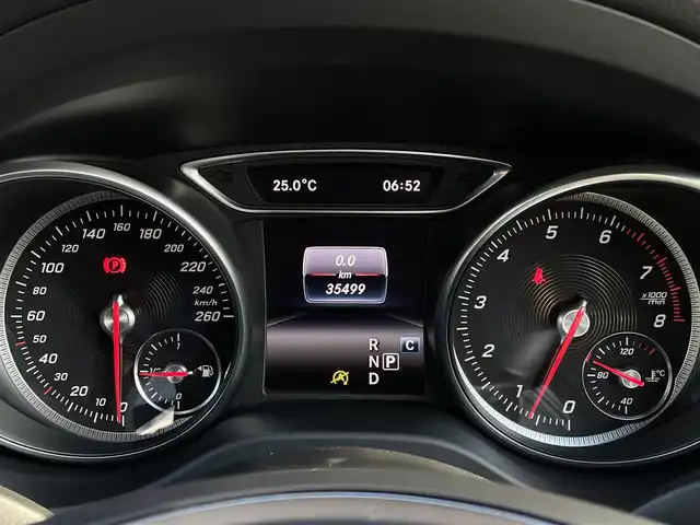 メルセデス・ベンツ ＧＬＡ２２０ 4マチック 長野県 2017(平29)年 3.5万km 紺 黒革シート /シートヒーター /純正HDDナビ /地デジTV /CarPlay対応 /バックカメラ /パークトロニック /DSR(ダウンヒルアシスト) /レーダーセーフティパッケージ /LEDヘッドライト /キーレスゴー /パワーバックドア /ETC2.0