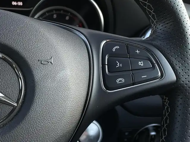 メルセデス・ベンツ ＧＬＡ２２０ 4マチック 長野県 2017(平29)年 3.5万km 紺 黒革シート /シートヒーター /純正HDDナビ /地デジTV /CarPlay対応 /バックカメラ /パークトロニック /DSR(ダウンヒルアシスト) /レーダーセーフティパッケージ /LEDヘッドライト /キーレスゴー /パワーバックドア /ETC2.0