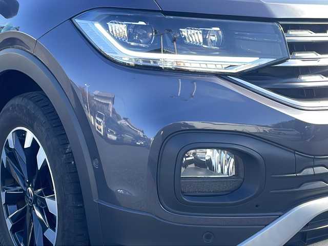 フォルクスワーゲン ＶＷ Ｔ－クロス TSI アクティブ 東京都 2022(令4)年 2.1万km グレー 純正ナビ/・Bluetooth/Apple Car Play/Android Auto/テクノロジーパッケージ/・同一車線内全車速運転支援システム/・レーンキープアシストシステム/・ハイビームアシスト/・駐車支援システム/・パークディスタンスコントロール/・リヤトラフィックアラート/・オプティカルパーキングシステム/・ブラインドスポットディテクション/・スマートフォンワイヤレスチャージン/・純正インフォテイメントシステムDiscover Pro/バックモニター/横滑り防止装置/盗難防止装置/オートライト/コーナーセンサー/衝突被害軽減システム/スモーキーグレーメタリック（カラーコード：LB7Q）/ルーフレール/純正ドライブレコーダー/16インチ純正アルミホイール/取扱説明書/保証書/スペアキー1本