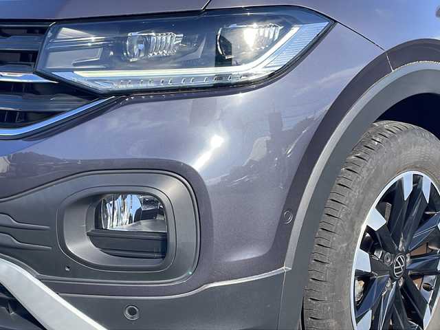 フォルクスワーゲン ＶＷ Ｔ－クロス TSI アクティブ 東京都 2022(令4)年 2.1万km グレー 純正ナビ/・Bluetooth/Apple Car Play/Android Auto/テクノロジーパッケージ/・同一車線内全車速運転支援システム/・レーンキープアシストシステム/・ハイビームアシスト/・駐車支援システム/・パークディスタンスコントロール/・リヤトラフィックアラート/・オプティカルパーキングシステム/・ブラインドスポットディテクション/・スマートフォンワイヤレスチャージン/・純正インフォテイメントシステムDiscover Pro/バックモニター/横滑り防止装置/盗難防止装置/オートライト/コーナーセンサー/衝突被害軽減システム/スモーキーグレーメタリック（カラーコード：LB7Q）/ルーフレール/純正ドライブレコーダー/16インチ純正アルミホイール/取扱説明書/保証書/スペアキー1本