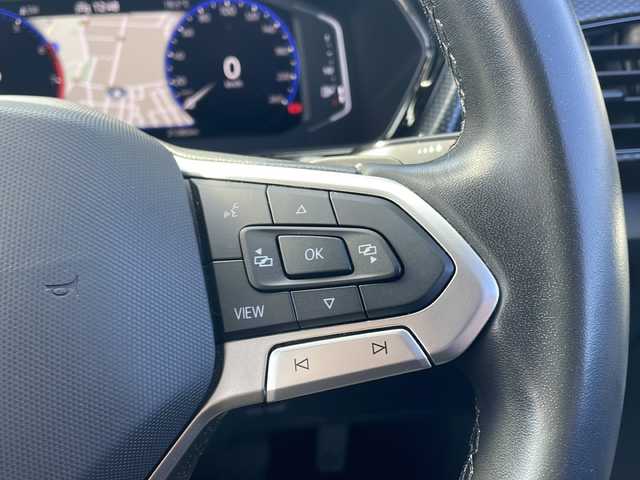 フォルクスワーゲン ＶＷ Ｔ－クロス TSI アクティブ 東京都 2022(令4)年 2.1万km グレー 純正ナビ/・Bluetooth/Apple Car Play/Android Auto/テクノロジーパッケージ/・同一車線内全車速運転支援システム/・レーンキープアシストシステム/・ハイビームアシスト/・駐車支援システム/・パークディスタンスコントロール/・リヤトラフィックアラート/・オプティカルパーキングシステム/・ブラインドスポットディテクション/・スマートフォンワイヤレスチャージン/・純正インフォテイメントシステムDiscover Pro/バックモニター/横滑り防止装置/盗難防止装置/オートライト/コーナーセンサー/衝突被害軽減システム/スモーキーグレーメタリック（カラーコード：LB7Q）/ルーフレール/純正ドライブレコーダー/16インチ純正アルミホイール/取扱説明書/保証書/スペアキー1本