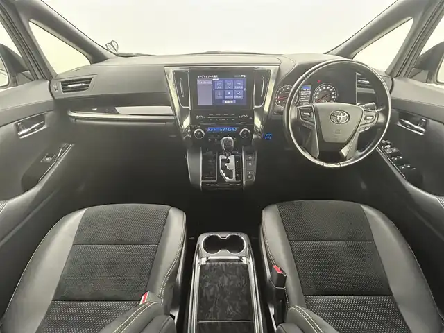 トヨタ アルファード S タイプゴールド 岡山県 2021(令3)年 3.4万km ホワイトパールクリスタルシャイン サンルーフ/デジタルインナーミラー/フリップダウンモニター/9インチディスプレイオーディオ/・FM/AM/Bluetooth/フルセグ/バックカメラ/ETC/トヨタセーフティーセンス/・プリクラッシュセーフティ/・レーンディパーチャーアラート/・レーダークルーズコントロール/・コーナーセンサー/・オートマチックハイビーム/・誤発信抑制機能/・ブラインドスポットモニター/パワーバックドア/三眼LEDヘッドライト/両側パワースライドドア/ハーフレザーシート/純正18インチアルミ/純正フロアマット