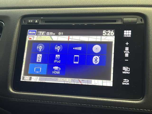 ホンダ ヴェゼル ハイブリッド 静岡県 2016(平28)年 4万km ルーセブラックM 純正ナビ/・CD/DVD/Bluetooth/USB/HDMI/・フルセグTV/ラジオ/主要装備/・バックカメラ　/・ＥＴＣ　/・シートヒーター　/・ハーフレザーシート　/・クルーズコントロール　/・ドライブレコーダー　/・パドルシフト　/・レーンキープアシスト　/・ルーフレール　/・衝突軽減ブレーキ　/・ＬＥＤヘッドライト/・寒冷地仕様/・ステアリングリモコン/・フォグランプ/・オートライト/・プッシュスタート/・スマートキー/・ヒーテッドドアミラー