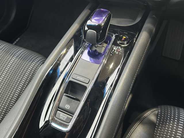ホンダ ヴェゼル ハイブリッド 静岡県 2016(平28)年 4万km ルーセブラックM 純正ナビ/・CD/DVD/Bluetooth/USB/HDMI/・フルセグTV/ラジオ/主要装備/・バックカメラ　/・ＥＴＣ　/・シートヒーター　/・ハーフレザーシート　/・クルーズコントロール　/・ドライブレコーダー　/・パドルシフト　/・レーンキープアシスト　/・ルーフレール　/・衝突軽減ブレーキ　/・ＬＥＤヘッドライト/・寒冷地仕様/・ステアリングリモコン/・フォグランプ/・オートライト/・プッシュスタート/・スマートキー/・ヒーテッドドアミラー