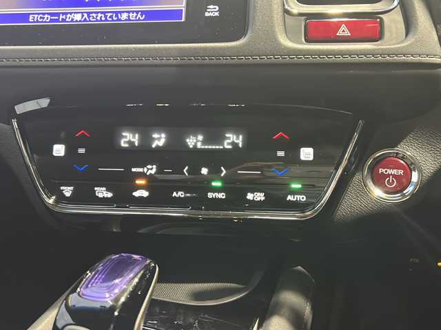 ホンダ ヴェゼル ハイブリッド 静岡県 2016(平28)年 4万km ルーセブラックM 純正ナビ/・CD/DVD/Bluetooth/USB/HDMI/・フルセグTV/ラジオ/主要装備/・バックカメラ　/・ＥＴＣ　/・シートヒーター　/・ハーフレザーシート　/・クルーズコントロール　/・ドライブレコーダー　/・パドルシフト　/・レーンキープアシスト　/・ルーフレール　/・衝突軽減ブレーキ　/・ＬＥＤヘッドライト/・寒冷地仕様/・ステアリングリモコン/・フォグランプ/・オートライト/・プッシュスタート/・スマートキー/・ヒーテッドドアミラー