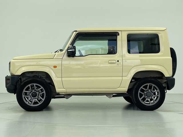 スズキ ジムニー XC 愛知県 2019(令1)年 2.4万km シフォンアイボリーM スズキセーフティサポート/純正8型ナビ・フルセグTV/LEDヘッドライト/クルーズコントロール/スマートキー/純正ビルトインETC/シートヒーター/ドライブレコーダー/禁煙車/４WD/ターボ