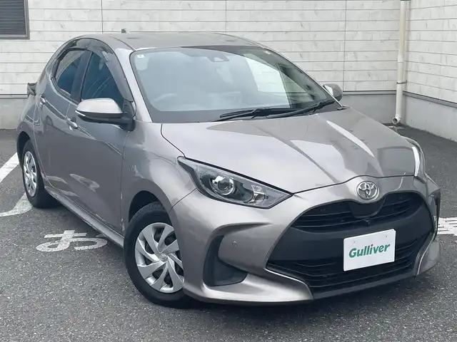 トヨタ ヤリス G 埼玉県 2022(令4)年 2.1万km アバンギャルドブロンズメタリック T-Connectナビ/　DTV/BT/USB/Miracast/　AppleCarPlay/AndroidAuto/パノラミックビューモニター/オプションCD/DVDデッキ/トヨタセーフティセンス/　・プリクラッシュセーフティ/　・レーントレーシングアシスト/　・ロードサインアシスト/　・レーダークルーズコントロール/　・ブラインドスポットモニター/　・リヤクロストラフィックアラート/　・パーキングサポートブレーキ/フロントワイパーデアイサー/オートマチックハイビーム/クリアランスソナー/外前後ドラレコ/ビルトインETC/スマートキー/スペアキー