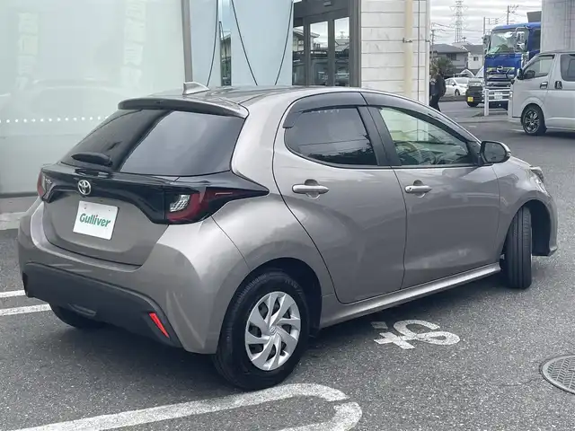トヨタ ヤリス G 埼玉県 2022(令4)年 2.1万km アバンギャルドブロンズメタリック T-Connectナビ/　DTV/BT/USB/Miracast/　AppleCarPlay/AndroidAuto/パノラミックビューモニター/オプションCD/DVDデッキ/トヨタセーフティセンス/　・プリクラッシュセーフティ/　・レーントレーシングアシスト/　・ロードサインアシスト/　・レーダークルーズコントロール/　・ブラインドスポットモニター/　・リヤクロストラフィックアラート/　・パーキングサポートブレーキ/フロントワイパーデアイサー/オートマチックハイビーム/クリアランスソナー/外前後ドラレコ/ビルトインETC/スマートキー/スペアキー