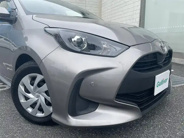 トヨタ ヤリス G 埼玉県 2022(令4)年 2.1万km アバンギャルドブロンズメタリック T-Connectナビ/　DTV/BT/USB/Miracast/　AppleCarPlay/AndroidAuto/パノラミックビューモニター/オプションCD/DVDデッキ/トヨタセーフティセンス/　・プリクラッシュセーフティ/　・レーントレーシングアシスト/　・ロードサインアシスト/　・レーダークルーズコントロール/　・ブラインドスポットモニター/　・リヤクロストラフィックアラート/　・パーキングサポートブレーキ/フロントワイパーデアイサー/オートマチックハイビーム/クリアランスソナー/外前後ドラレコ/ビルトインETC/スマートキー/スペアキー