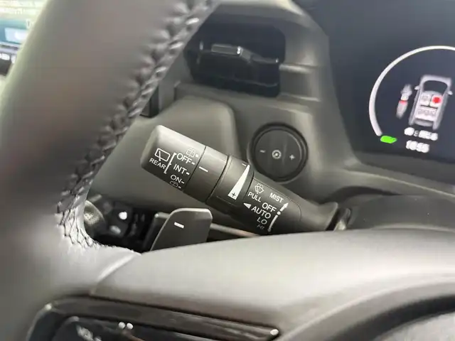 ホンダ ヴェゼル ハイブリッド e:HEV Z 京都府 2025(令7)年 0.1千km プラチナホワイトパール ホンダセンシング/・衝突軽減ブレーキ/・後方誤発進抑制機能/・車線維持支援システム/・アダブティブドライビングビーム/・渋滞追従機能付アダブティブクルーズコントロール/・誤発進抑制機能/・路外逸脱抑制機能/・オートハイビーム/・ブラインドスポットインフォメーション/純正9インチメモリーナビ、地デジ、Bluetooth/USB端子/バックカメラ/ビルトイン2.0ETC/おくだけ充電/ハンドルヒーター/前席シートヒーター/ハンドフリーパワーバックドア/LEDヘッドランプ/スペアキー/純正フロアマット、バイザー付き