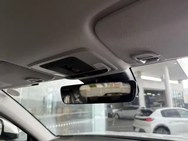 ホンダ ヴェゼル ハイブリッド e:HEV Z 京都府 2025(令7)年 0.1千km プラチナホワイトパール ホンダセンシング/・衝突軽減ブレーキ/・後方誤発進抑制機能/・車線維持支援システム/・アダブティブドライビングビーム/・渋滞追従機能付アダブティブクルーズコントロール/・誤発進抑制機能/・路外逸脱抑制機能/・オートハイビーム/・ブラインドスポットインフォメーション/純正9インチメモリーナビ、地デジ、Bluetooth/USB端子/バックカメラ/ビルトイン2.0ETC/おくだけ充電/ハンドルヒーター/前席シートヒーター/ハンドフリーパワーバックドア/LEDヘッドランプ/スペアキー/純正フロアマット、バイザー付き