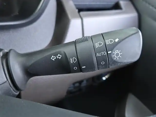 トヨタ ルーミー G 東京都 2020(令2)年 7.2万km プラムブラウンパールクリスタルシャイン 純正ナビ(NSZT-W68T)/【AM/FM/DISC/TV/SD/BT】/バックカメラ/ビルトインETC/両側電動スライドドア/コーナーセンサー/シートヒーター/LEDヘッドライト/フォグランプ/オートライト/後席サンシェード/衝突軽減ブレーキ/横滑り防止装置/アイドリングストップ/ISOFIX/USBポート/プッシュスタート/スマートキー