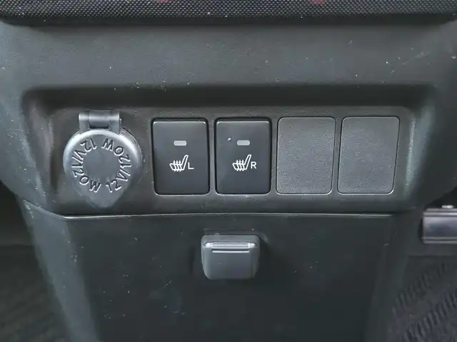 トヨタ ルーミー G 東京都 2020(令2)年 7.2万km プラムブラウンパールクリスタルシャイン 純正ナビ(NSZT-W68T)/【AM/FM/DISC/TV/SD/BT】/バックカメラ/ビルトインETC/両側電動スライドドア/コーナーセンサー/シートヒーター/LEDヘッドライト/フォグランプ/オートライト/後席サンシェード/衝突軽減ブレーキ/横滑り防止装置/アイドリングストップ/ISOFIX/USBポート/プッシュスタート/スマートキー