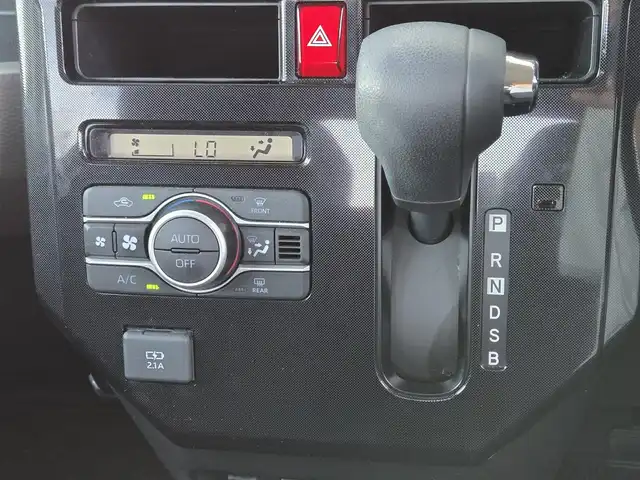 トヨタ ルーミー G 東京都 2020(令2)年 7.2万km プラムブラウンパールクリスタルシャイン 純正ナビ(NSZT-W68T)/【AM/FM/DISC/TV/SD/BT】/バックカメラ/ビルトインETC/両側電動スライドドア/コーナーセンサー/シートヒーター/LEDヘッドライト/フォグランプ/オートライト/後席サンシェード/衝突軽減ブレーキ/横滑り防止装置/アイドリングストップ/ISOFIX/USBポート/プッシュスタート/スマートキー