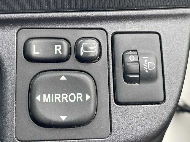 トヨタ アクア G ブラックソフトレザーセレ 熊本県 2013(平25)年 7.4万km ライムホワイトパールクリスタルシャイン (株)IDOMが運営する【じしゃロン熊本店】の自社ローン対象車両になります。こちらは現金ご利用時の価格です。自社ローンご希望の方は別途その旨お申付け下さい。　/純正ナビ（NSZT-W62G）/バックカメラ/フルセグテレビ/DVD/CD/Bluetooth接続/ETC/ハーフレザーシート/ハロゲンヘッドライト/オートライト/スマートキー