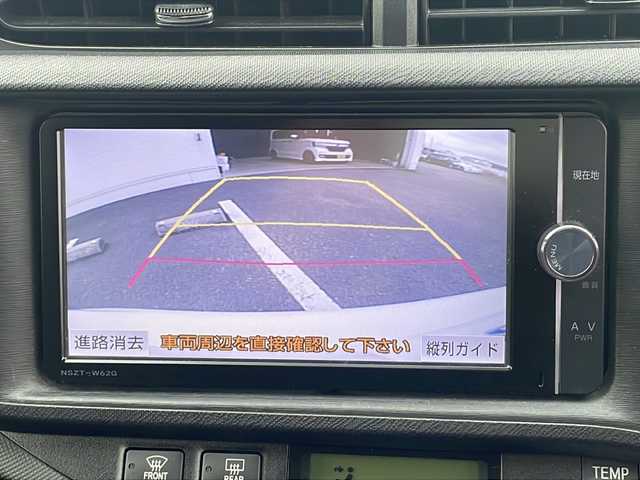 トヨタ アクア G ブラックソフトレザーセレ 熊本県 2013(平25)年 7.4万km ライムホワイトパールクリスタルシャイン (株)IDOMが運営する【じしゃロン熊本店】の自社ローン対象車両になります。こちらは現金ご利用時の価格です。自社ローンご希望の方は別途その旨お申付け下さい。　/純正ナビ（NSZT-W62G）/バックカメラ/フルセグテレビ/DVD/CD/Bluetooth接続/ETC/ハーフレザーシート/ハロゲンヘッドライト/オートライト/スマートキー