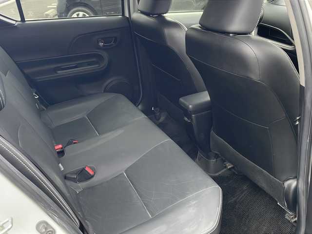 トヨタ アクア G ブラックソフトレザーセレ 熊本県 2013(平25)年 7.4万km ライムホワイトパールクリスタルシャイン (株)IDOMが運営する【じしゃロン熊本店】の自社ローン対象車両になります。こちらは現金ご利用時の価格です。自社ローンご希望の方は別途その旨お申付け下さい。　/純正ナビ（NSZT-W62G）/バックカメラ/フルセグテレビ/DVD/CD/Bluetooth接続/ETC/ハーフレザーシート/ハロゲンヘッドライト/オートライト/スマートキー