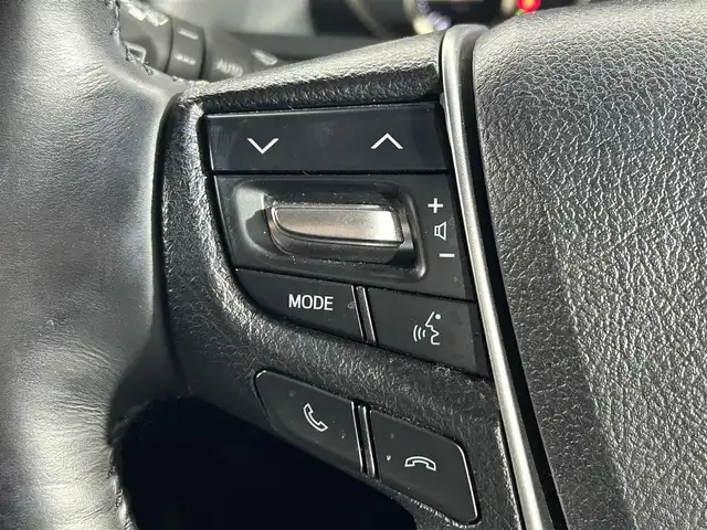 トヨタ アルファードハイブリット エグゼクティブ ラウンジ S 佐賀県 2019(令1)年 4.9万km ブラック 純正SDナビ/AM/FM/CD/DVD/SD/USB/Bluetooth/AUX/HDMI/ETC/バックカメラ/全方位カメラ/JBLサウンド/フルセグTV/ツインサンルーフ/パワーバックドア/純正フロアマット/レザーシ－ト/ヒートシーター/エアシート/両側パワースライドドア/純正17インチAW/ハンドルヒーター/横滑り防止装置/前後コーナーセンサー/プリクラッシュセーフティ/ブラインドスポットモニター/フリップダウンモニター/レーンキープアシスト/標識認識機能/衝突軽減告知機能/シートメモリー/デジタルインナーミラー/電動パーキングブレーキ/ブレーキホールド/ステアリングリモコン/オートライト/オートハイビーム/クルーズコントロール/スペアキー/取扱説明書/保証書