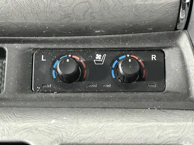 トヨタ アルファードハイブリット エグゼクティブ ラウンジ S 佐賀県 2019(令1)年 4.9万km ブラック 純正SDナビ/AM/FM/CD/DVD/SD/USB/Bluetooth/AUX/HDMI/ETC/バックカメラ/全方位カメラ/JBLサウンド/フルセグTV/ツインサンルーフ/パワーバックドア/純正フロアマット/レザーシ－ト/ヒートシーター/エアシート/両側パワースライドドア/純正17インチAW/ハンドルヒーター/横滑り防止装置/前後コーナーセンサー/プリクラッシュセーフティ/ブラインドスポットモニター/フリップダウンモニター/レーンキープアシスト/標識認識機能/衝突軽減告知機能/シートメモリー/デジタルインナーミラー/電動パーキングブレーキ/ブレーキホールド/ステアリングリモコン/オートライト/オートハイビーム/クルーズコントロール/スペアキー/取扱説明書/保証書