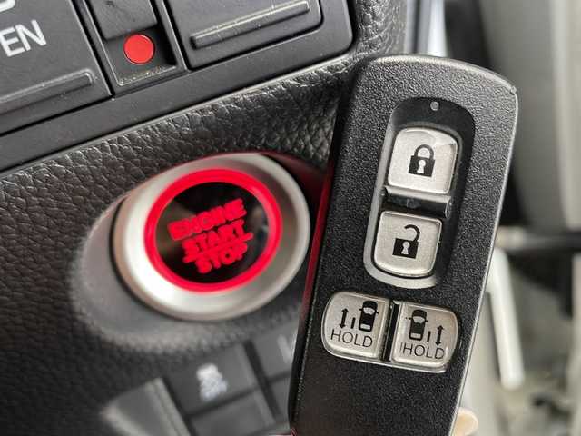 ホンダ Ｎ ＢＯＸ カスタム G EX ターボ ホンダセンシング 愛知県 2020(令2)年 4.8万km プラチナホワイトパール 衝突軽減システム/純正ナビ/両側パワースライドドア/レーダークルーズコントロール/シートヒーター/フルセグ/CD DVD/Bluetooth/バックカメラ/コーナーセンサー/純正アルミホイール/LEDヘッドライト/パドルシフト/オートマチックハイビーム/ドライブレコーダー/ETC/ステアリングスイッチ/スマートキー/プッシュスタート