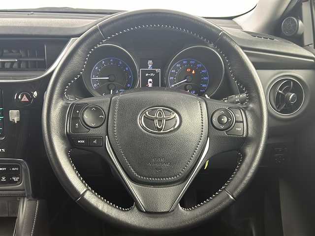 トヨタ オーリス 150X Sパッケージ 愛知県 2015(平27)年 4.5万km レッドマイカメタリック 社外7インチメモリーナビゲーション/CD DVD フルセグTV Bluetooth/バックカメラ/ETC/ステアリングリモコン/シートヒーター(D/N)/純正16インチアルミホイール/シートカバーあり/HIDヘッドライト/オートライト/フォグライト/横滑り防止装置/スマートキー/エンジンプッシュスタート/ドアバイザー