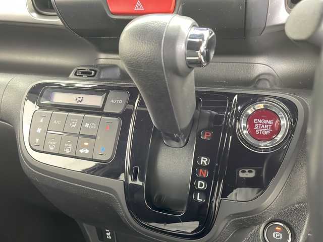 ホンダ Ｎ ＢＯＸ スラッシュ X 千葉県 2015(平27)年 10.4万km スマートブラック あんしんパッケージ/・シティーブレーキアシストシステム/・サイド/カーテンエアバック/ナビスペシャルパッケージ/純正7インチナビ/FM/AM.SD/DVD.USB.SD/フルセグTV/Bluetooth/サウンドマッピングシステム/ワイヤレス充電/運転席・助手席シートヒーター/ステアリングヒーター/ステアリングスイッチ/クルーズコントロール/プッシュスタート/スマートキー/スペアキー/純正フロアマット/ドアバイザー