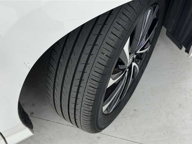 トヨタ ノア ハイブリッド S－Z 宮城県 2022(令4)年 7.2万km ホワイトパールクリスタルシャイン 禁煙車/純正OP14型有機ELフリップダウンモニター/【V14T-R72R】/・HDMI/Toyota Safety Sense/・プリクラッシュセーフティ/・レーントレーシングアシスト/・レーダークルーズコントロール/・オートマチックハイビーム/ブラインドスポットモニター/純正10インチDAナビ/・BT.CD.DVD.USB.ミラーキャスト/バックカメラ/フルセグTV/両側パワースライドドア/ハーフレザーシート/前席シートヒーター/ビルトインETC2.0/ドライブレコーダー（FR）/プッシュスタート/スマートキー×2/電動パーキングブレーキ/LEDヘッドライト/LEDフォグライト/ステアリングスイッチ/革巻きステアリング/純正フロアマット/純正17インチAW/純正ドアバイザー/レーダー探知機/シートバックテーブル/ロールサンシェード/AC100V