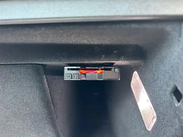 プジョー ３００８ GT ブルー HDi 石川県 2020(令2)年 5.8万km パール 衝突軽減ブレーキ/アダプティブクルーズコントロール/ブラインドスポットモニター/純正ナビ/後席用モニター/ＡｐｐｌｅＣａｒＰｌａｙ/フルセグ/バックカメラ/クリアランスソナー/オートマチックテールゲート/リモートチャージ