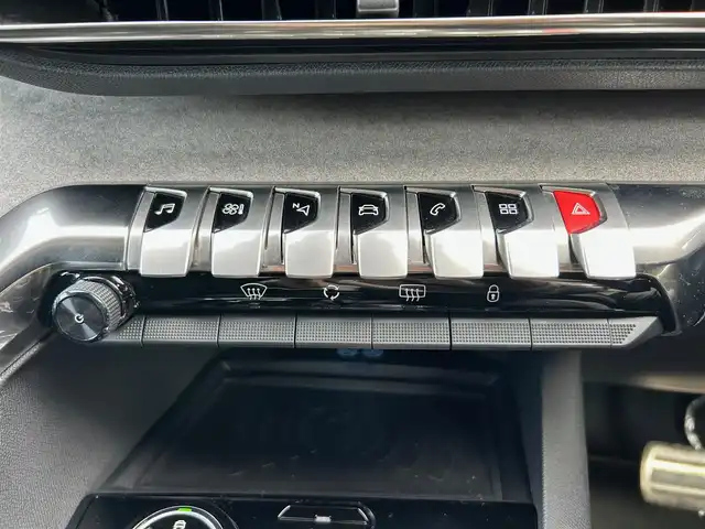 プジョー ３００８ GT ブルー HDi 石川県 2020(令2)年 5.8万km パール 衝突軽減ブレーキ/アダプティブクルーズコントロール/ブラインドスポットモニター/純正ナビ/後席用モニター/ＡｐｐｌｅＣａｒＰｌａｙ/フルセグ/バックカメラ/クリアランスソナー/オートマチックテールゲート/リモートチャージ