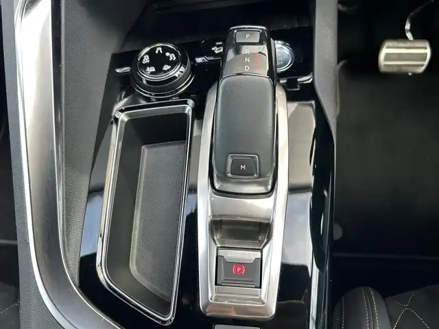 プジョー ３００８ GT ブルー HDi 石川県 2020(令2)年 5.8万km パール 衝突軽減ブレーキ/アダプティブクルーズコントロール/ブラインドスポットモニター/純正ナビ/後席用モニター/ＡｐｐｌｅＣａｒＰｌａｙ/フルセグ/バックカメラ/クリアランスソナー/オートマチックテールゲート/リモートチャージ