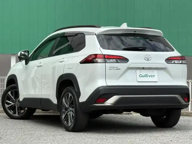 トヨタ カローラ クロス Z 千葉県 2022(令4)年 2.3万km プラチナホワイトパールマイカ 純正ディスプレイオーディオ（AM/FM/Bluetooth）/バックカメラ/ETC2.0/追従クルーズコントロール/前後ドライブレコーダー/MTモード付AT/前席シートヒーター/運転席パワーシート/ハーフレザーシート/パワーバックドア/コーナーセンサー/純正フロアマット/純正アルミホイール/LEDヘッドライト/ワンオーナー/取扱説明書/保証書
