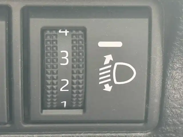 トヨタ カローラ クロス Z 千葉県 2022(令4)年 2.3万km プラチナホワイトパールマイカ 純正ディスプレイオーディオ（AM/FM/Bluetooth）/バックカメラ/ETC2.0/追従クルーズコントロール/前後ドライブレコーダー/MTモード付AT/前席シートヒーター/運転席パワーシート/ハーフレザーシート/パワーバックドア/コーナーセンサー/純正フロアマット/純正アルミホイール/LEDヘッドライト/ワンオーナー/取扱説明書/保証書
