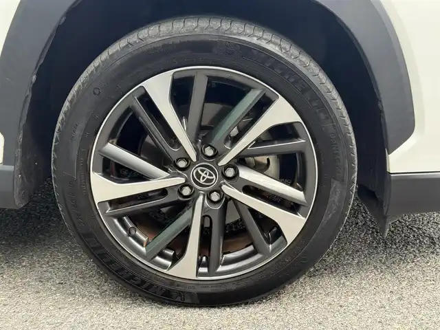 トヨタ カローラ クロス Z 千葉県 2022(令4)年 2.3万km プラチナホワイトパールマイカ 純正ディスプレイオーディオ（AM/FM/Bluetooth）/バックカメラ/ETC2.0/追従クルーズコントロール/前後ドライブレコーダー/MTモード付AT/前席シートヒーター/運転席パワーシート/ハーフレザーシート/パワーバックドア/コーナーセンサー/純正フロアマット/純正アルミホイール/LEDヘッドライト/ワンオーナー/取扱説明書/保証書