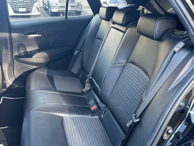 トヨタ カローラツーリング ハイブリッド ダブルバイビー 京都府 2021(令3)年 8.1万km ブラックマイカ 純正ディスプレイオーディオ/・フルセグTV/BT Audio/AM/FM/USB/・バックカメラ/前後ドラレコ/ビルトインETC/プリクラッシュセーフティ/レーダークルコン/車線逸脱防止/オートライト/オートハイビーム/オールオートパワーウィンドウ/電格ウィンカーミラー/電動パーキングブレーキ/プッシュスタート/ハーフレザーシート/横滑り防止機能/コーナーセンサー/EVMODE/DRIVEMODE/純正ドアバイザー/純正フロアマット/保証書/取扱説明書/スマートキースペア×１