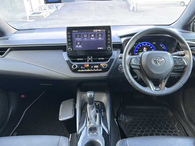 トヨタ カローラツーリング ハイブリッド ダブルバイビー 京都府 2021(令3)年 8.1万km ブラックマイカ 純正ディスプレイオーディオ/・フルセグTV/BT Audio/AM/FM/USB/・バックカメラ/前後ドラレコ/ビルトインETC/プリクラッシュセーフティ/レーダークルコン/車線逸脱防止/オートライト/オートハイビーム/オールオートパワーウィンドウ/電格ウィンカーミラー/電動パーキングブレーキ/プッシュスタート/ハーフレザーシート/横滑り防止機能/コーナーセンサー/EVMODE/DRIVEMODE/純正ドアバイザー/純正フロアマット/保証書/取扱説明書/スマートキースペア×１