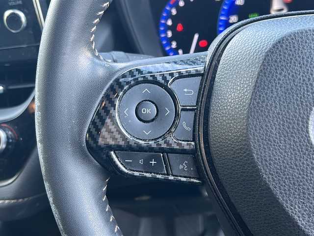 トヨタ カローラツーリング ハイブリッド ダブルバイビー 京都府 2021(令3)年 8.1万km ブラックマイカ 純正ディスプレイオーディオ/・フルセグTV/BT Audio/AM/FM/USB/・バックカメラ/前後ドラレコ/ビルトインETC/プリクラッシュセーフティ/レーダークルコン/車線逸脱防止/オートライト/オートハイビーム/オールオートパワーウィンドウ/電格ウィンカーミラー/電動パーキングブレーキ/プッシュスタート/ハーフレザーシート/横滑り防止機能/コーナーセンサー/EVMODE/DRIVEMODE/純正ドアバイザー/純正フロアマット/保証書/取扱説明書/スマートキースペア×１