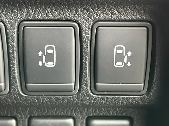 日産 エルグランド 250HWS アーバンクロム 岡山県 2012(平24)年 7.4万km ファントムブラック 社外ナビ　(アルパイン)(VIE-X08S)/【CD/DVD/フルセグ】BT電話のみ対応/社外１０．２インチフリップダウンモニター　(アルパイン)/両側電動スライドドア　/ＨＩＤヘッドライト　/バックカメラ　/後付けコーナーセンサー　前後　/スマートキー　/純正アルミホイール/オートライト/オットマン/禁煙車/フォグライト