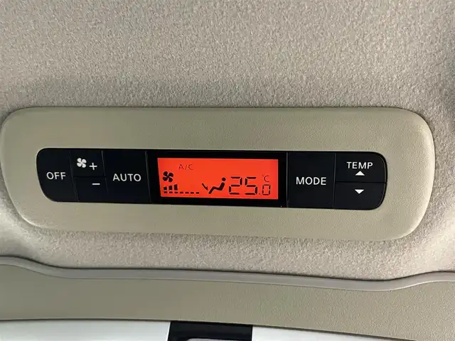 日産 エルグランド 250HWS アーバンクロム 岡山県 2012(平24)年 7.4万km ファントムブラック 社外ナビ　(アルパイン)(VIE-X08S)/【CD/DVD/フルセグ】BT電話のみ対応/社外１０．２インチフリップダウンモニター　(アルパイン)/両側電動スライドドア　/ＨＩＤヘッドライト　/バックカメラ　/後付けコーナーセンサー　前後　/スマートキー　/純正アルミホイール/オートライト/オットマン/禁煙車/フォグライト