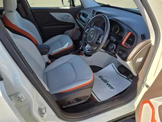 クライスラー・ジープ ジープ レネゲード リミテッド 鹿児島県 2017(平29)年 6.3万km 白 クルーズコントロール　/バックカメラ　/ドライブレコーダー　/Ｂｌｕｅｔｏｏｔｈオーディオ　/ＥＴＣ　/Ｄ＋Ｎ席パワーシート　/Ｄ＋Ｎ席シートヒーター　/ステアリングヒーター　/純正アルミホイール（１７インチ）/HIDヘッドライト/プッシュスタート/スマートキー/MTモード付AT/横滑り防止機能/レーンキープアシスト