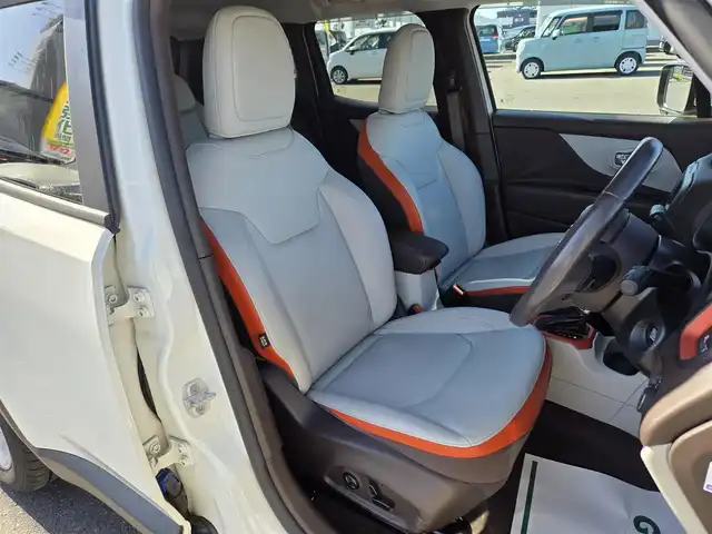 クライスラー・ジープ ジープ レネゲード リミテッド 鹿児島県 2017(平29)年 6.3万km 白 クルーズコントロール　/バックカメラ　/ドライブレコーダー　/Ｂｌｕｅｔｏｏｔｈオーディオ　/ＥＴＣ　/Ｄ＋Ｎ席パワーシート　/Ｄ＋Ｎ席シートヒーター　/ステアリングヒーター　/純正アルミホイール（１７インチ）/HIDヘッドライト/プッシュスタート/スマートキー/MTモード付AT/横滑り防止機能/レーンキープアシスト