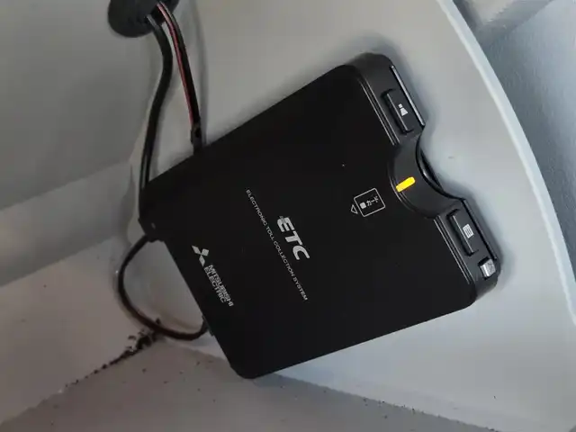 クライスラー・ジープ ジープ レネゲード リミテッド 鹿児島県 2017(平29)年 6.3万km 白 クルーズコントロール　/バックカメラ　/ドライブレコーダー　/Ｂｌｕｅｔｏｏｔｈオーディオ　/ＥＴＣ　/Ｄ＋Ｎ席パワーシート　/Ｄ＋Ｎ席シートヒーター　/ステアリングヒーター　/純正アルミホイール（１７インチ）/HIDヘッドライト/プッシュスタート/スマートキー/MTモード付AT/横滑り防止機能/レーンキープアシスト