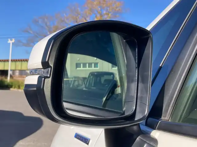 ホンダ シャトル ハイブリッド X 静岡県 2015(平27)年 8.6万km ホワイトオーキッドパール あんしんパッケージ/純正メモリーナビ/　AM FM CD DVD Bluetooth USB/ビルトインETC/前方ドライブレコーダー/LEDオートヘッドランプ/ハーフレザーシート/クルーズコントロール/純正15インチアルミホイール/スマートキー2本/パーキングアシスト/パドルシフト/フロントフォグランプ/シティブレーキアクティブシステム/フルセグTV/バックモニター