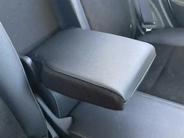 ホンダ シャトル ハイブリッド X 静岡県 2015(平27)年 8.6万km ホワイトオーキッドパール あんしんパッケージ/純正メモリーナビ/　AM FM CD DVD Bluetooth USB/ビルトインETC/前方ドライブレコーダー/LEDオートヘッドランプ/ハーフレザーシート/クルーズコントロール/純正15インチアルミホイール/スマートキー2本/パーキングアシスト/パドルシフト/フロントフォグランプ/シティブレーキアクティブシステム/フルセグTV/バックモニター